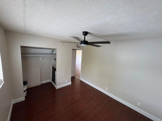 725 Hummingbird Way 210, North Palm Beach, FL 33408