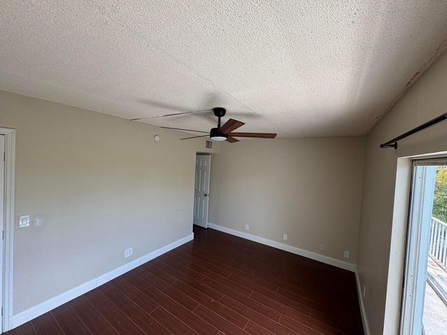 725 Hummingbird Way 210, North Palm Beach, FL 33408