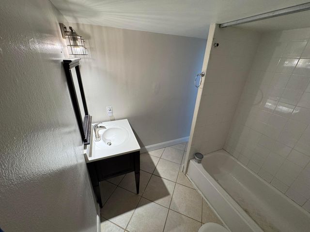 725 Hummingbird Way 210, North Palm Beach, FL 33408