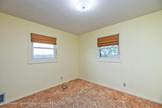 3124 E Round Lake Road, Dewitt, MI 48820