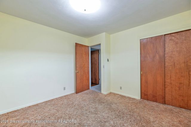 3124 E Round Lake Road, Dewitt, MI 48820