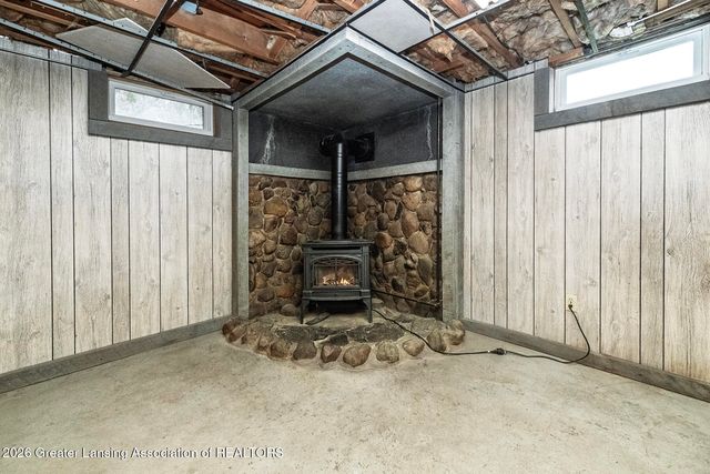 3124 E Round Lake Road, Dewitt, MI 48820