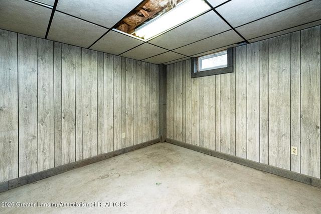 3124 E Round Lake Road, Dewitt, MI 48820
