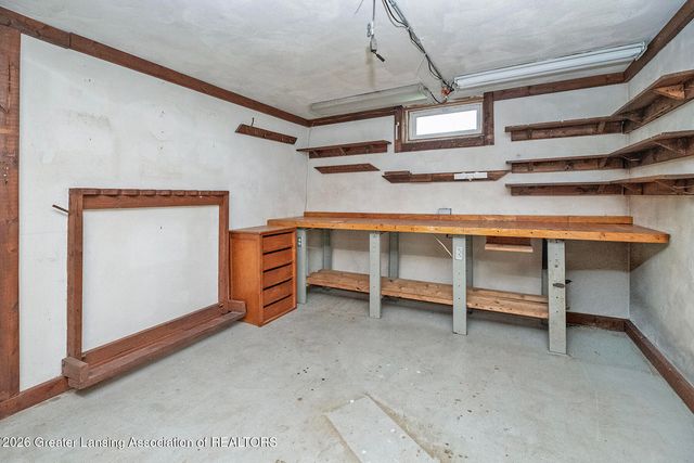 3124 E Round Lake Road, Dewitt, MI 48820