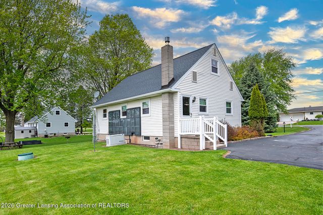 3124 E Round Lake Road, Dewitt, MI 48820