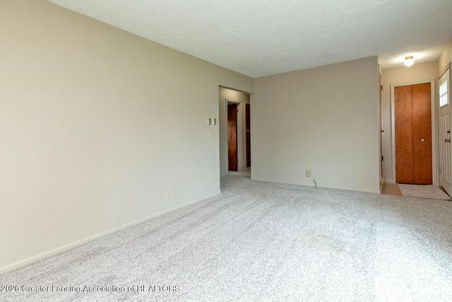 3124 E Round Lake Road, Dewitt, MI 48820