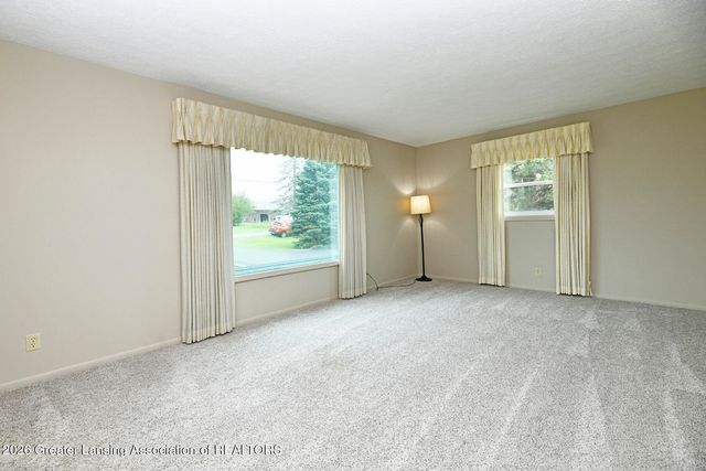 3124 E Round Lake Road, Dewitt, MI 48820
