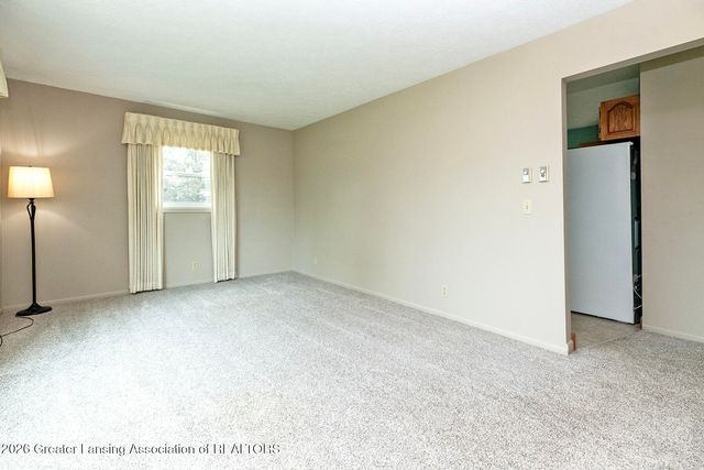 3124 E Round Lake Road, Dewitt, MI 48820