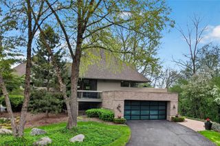 5044 Christy Court, Troy, MI 48098