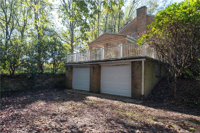 416 Dragon Rouge, Hempfield Twp, PA 15601