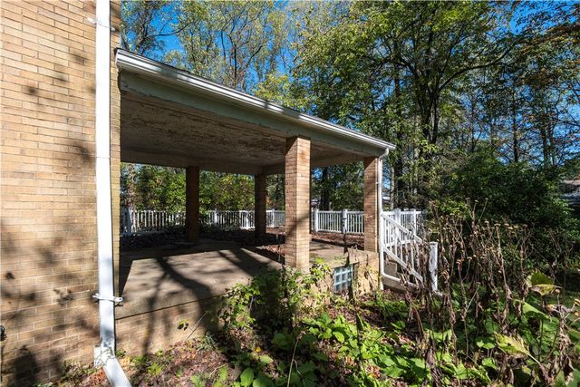 416 Dragon Rouge, Hempfield Twp, PA 15601