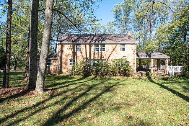 416 Dragon Rouge, Hempfield Twp, PA 15601