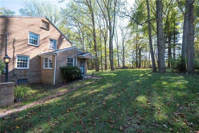 416 Dragon Rouge, Hempfield Twp, PA 15601