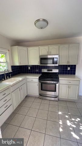 118 MARSHALL RD, Lansdowne, PA 19050
