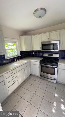 118 MARSHALL RD, Lansdowne, PA 19050