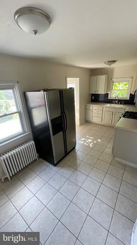 118 MARSHALL RD, Lansdowne, PA 19050