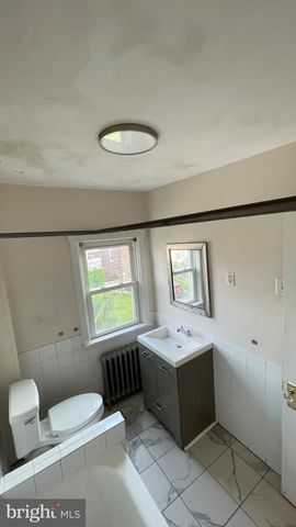 118 MARSHALL RD, Lansdowne, PA 19050