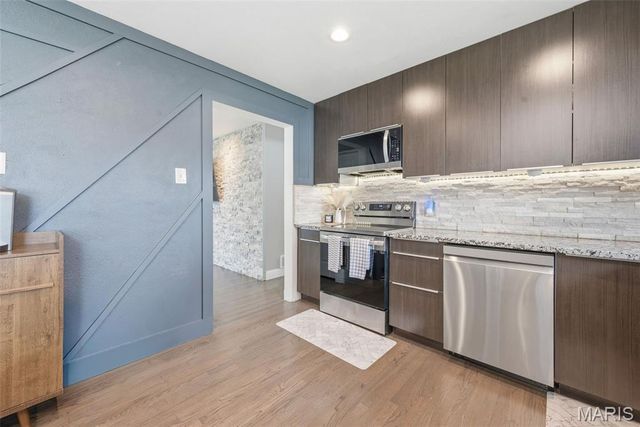 836 Rainbow Drive, St Louis, MO 63125