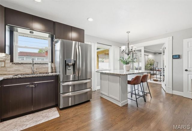 836 Rainbow Drive, St Louis, MO 63125