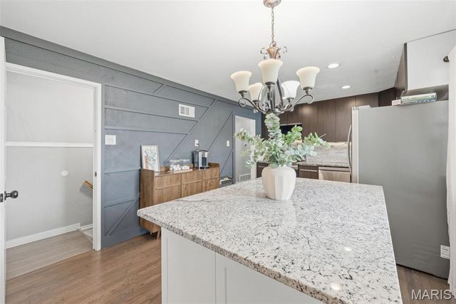 836 Rainbow Drive, St Louis, MO 63125