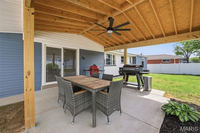 836 Rainbow Drive, St Louis, MO 63125