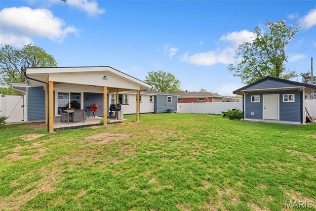 836 Rainbow Drive, St Louis, MO 63125