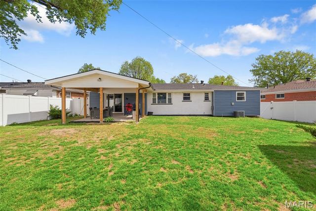 836 Rainbow Drive, St Louis, MO 63125