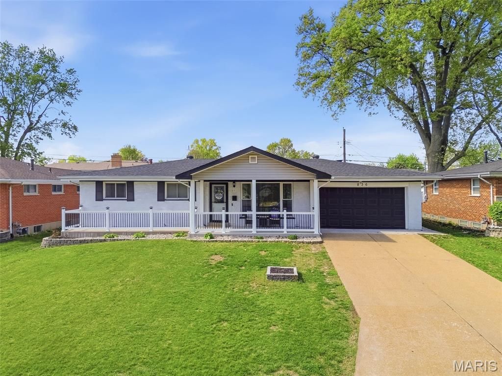 836 Rainbow Drive, St Louis, MO 63125