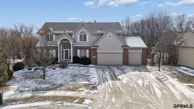 16521 Douglas Circle, Omaha, NE 68118