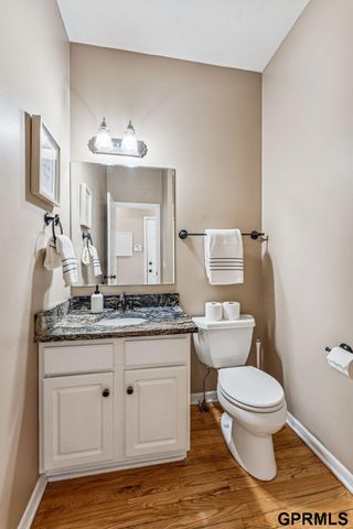 16521 Douglas Circle, Omaha, NE 68118