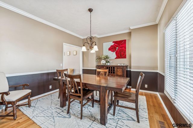 16521 Douglas Circle, Omaha, NE 68118