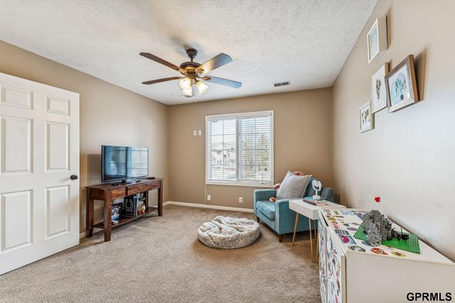 16521 Douglas Circle, Omaha, NE 68118