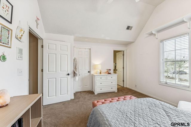 16521 Douglas Circle, Omaha, NE 68118