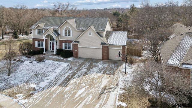 16521 Douglas Circle, Omaha, NE 68118