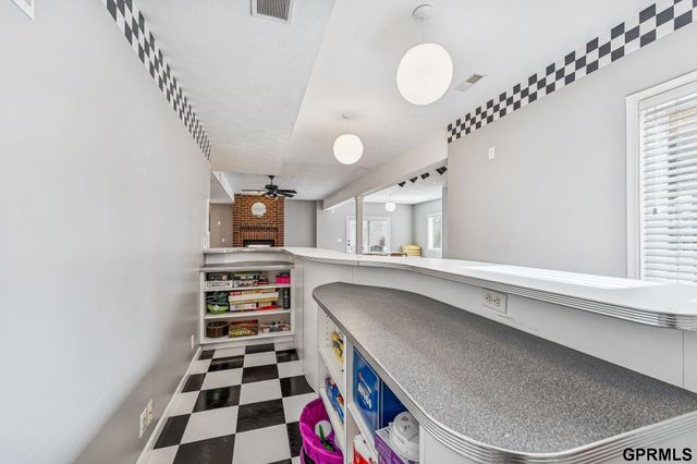 16521 Douglas Circle, Omaha, NE 68118