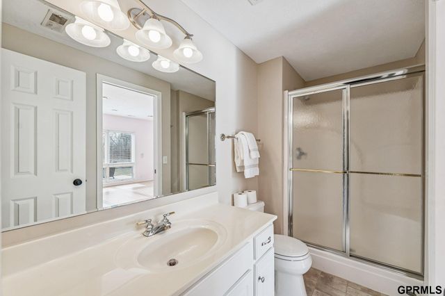 16521 Douglas Circle, Omaha, NE 68118