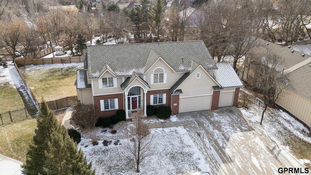 16521 Douglas Circle, Omaha, NE 68118