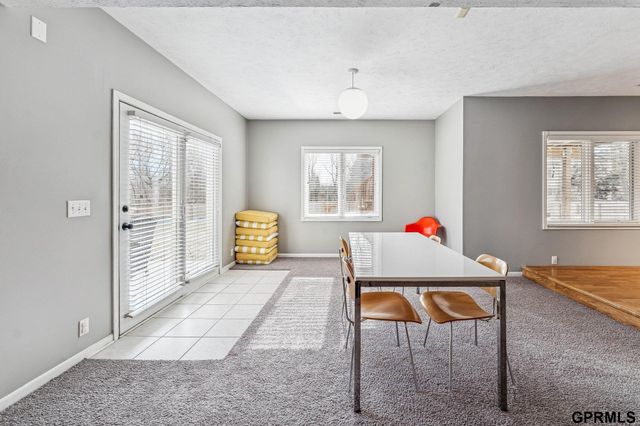 16521 Douglas Circle, Omaha, NE 68118