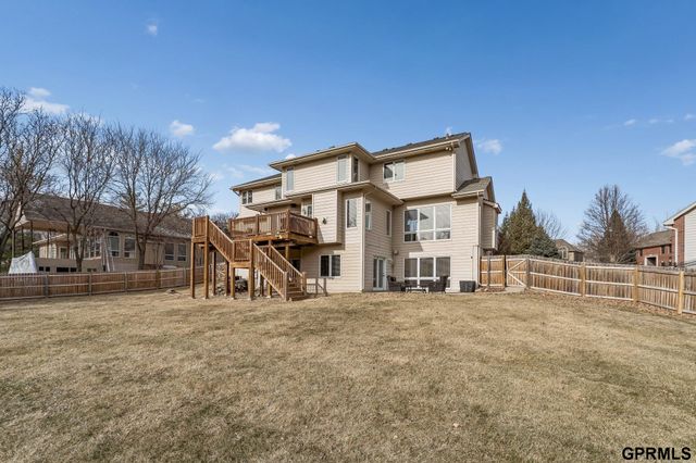 16521 Douglas Circle, Omaha, NE 68118