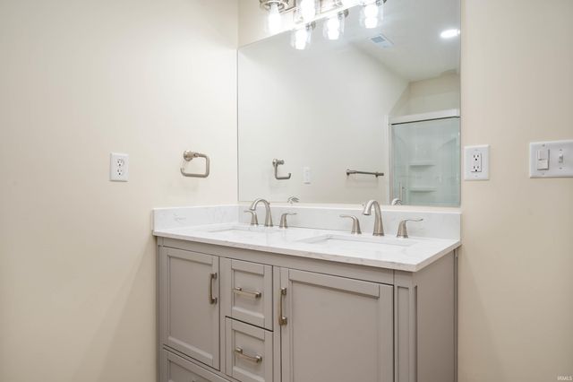 1012 N Monroe Street, Hartford City, IN 47348