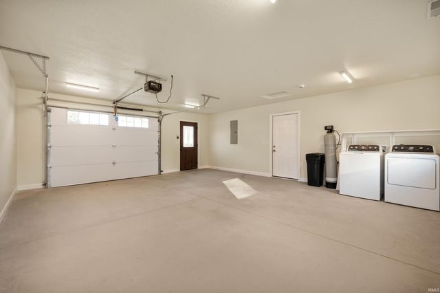 1012 N Monroe Street, Hartford City, IN 47348