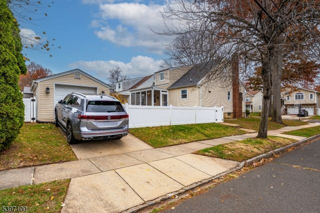 602 Maplewood Ave, Roselle Park Boro, NJ 07204