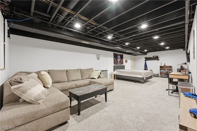 8863 Lynnpark Street NE, Alliance, OH 44601
