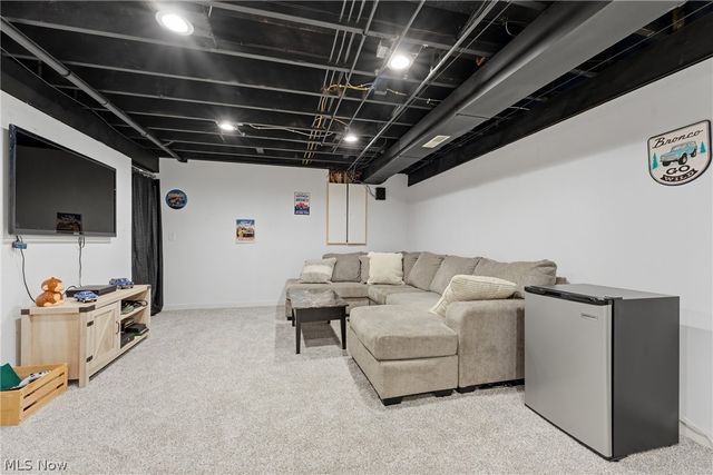 8863 Lynnpark Street NE, Alliance, OH 44601
