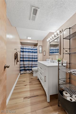 8863 Lynnpark Street NE, Alliance, OH 44601