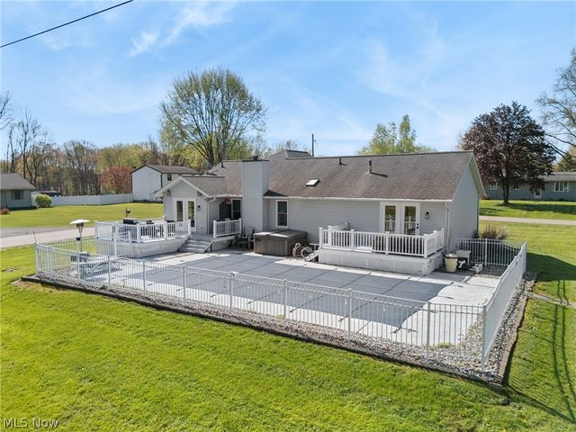 8863 Lynnpark Street NE, Alliance, OH 44601