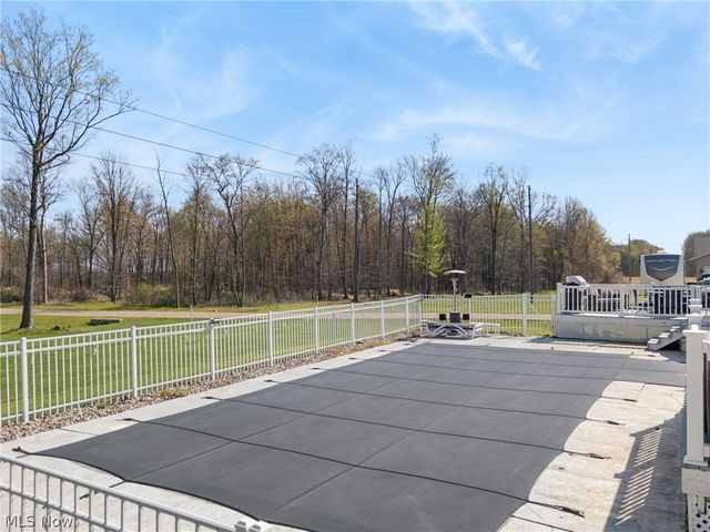 8863 Lynnpark Street NE, Alliance, OH 44601