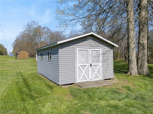 8863 Lynnpark Street NE, Alliance, OH 44601