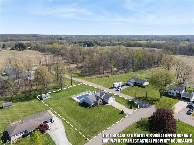 8863 Lynnpark Street NE, Alliance, OH 44601