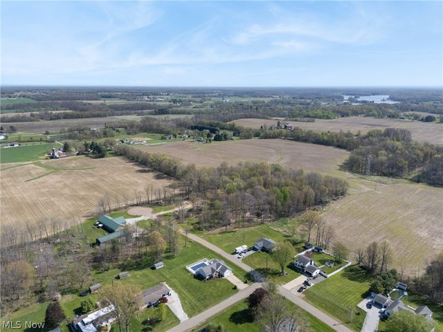 8863 Lynnpark Street NE, Alliance, OH 44601
